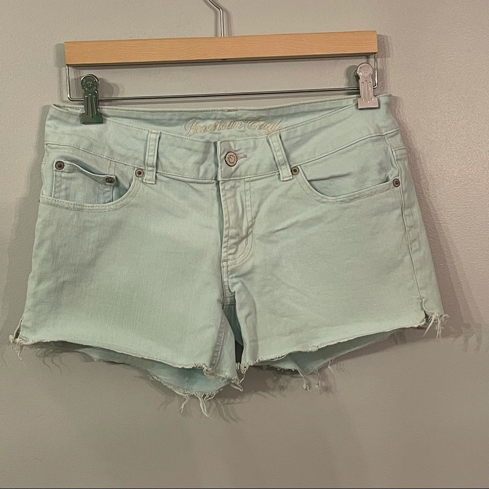 AMERICAN EAGLE shorts size 6 cutoff style